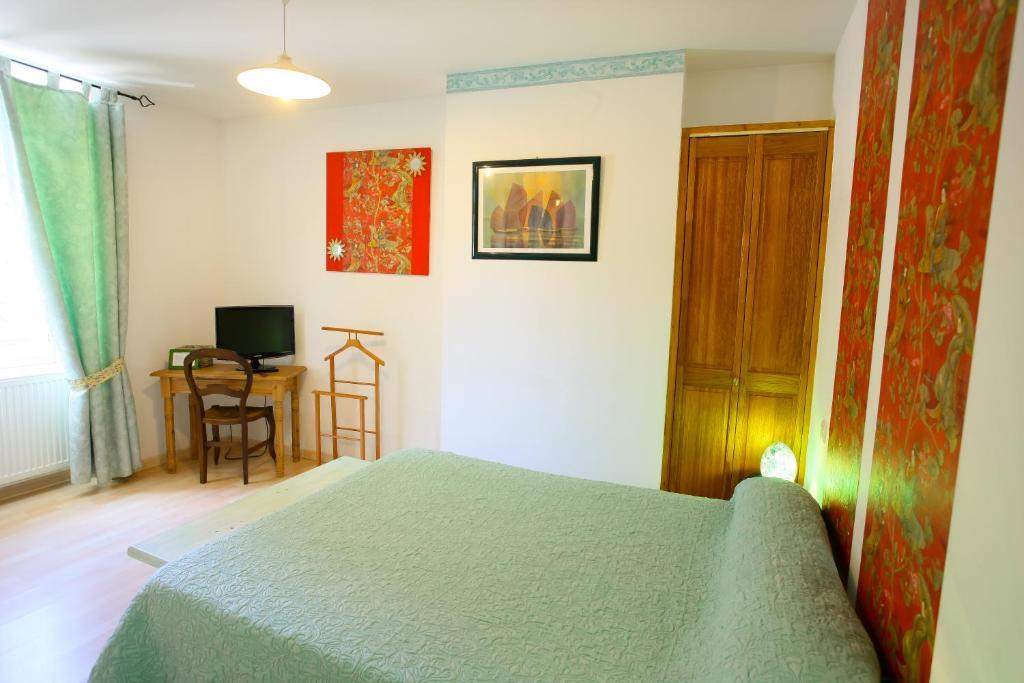 Logis Auberge La Cremaillere Villandraut Номер фото