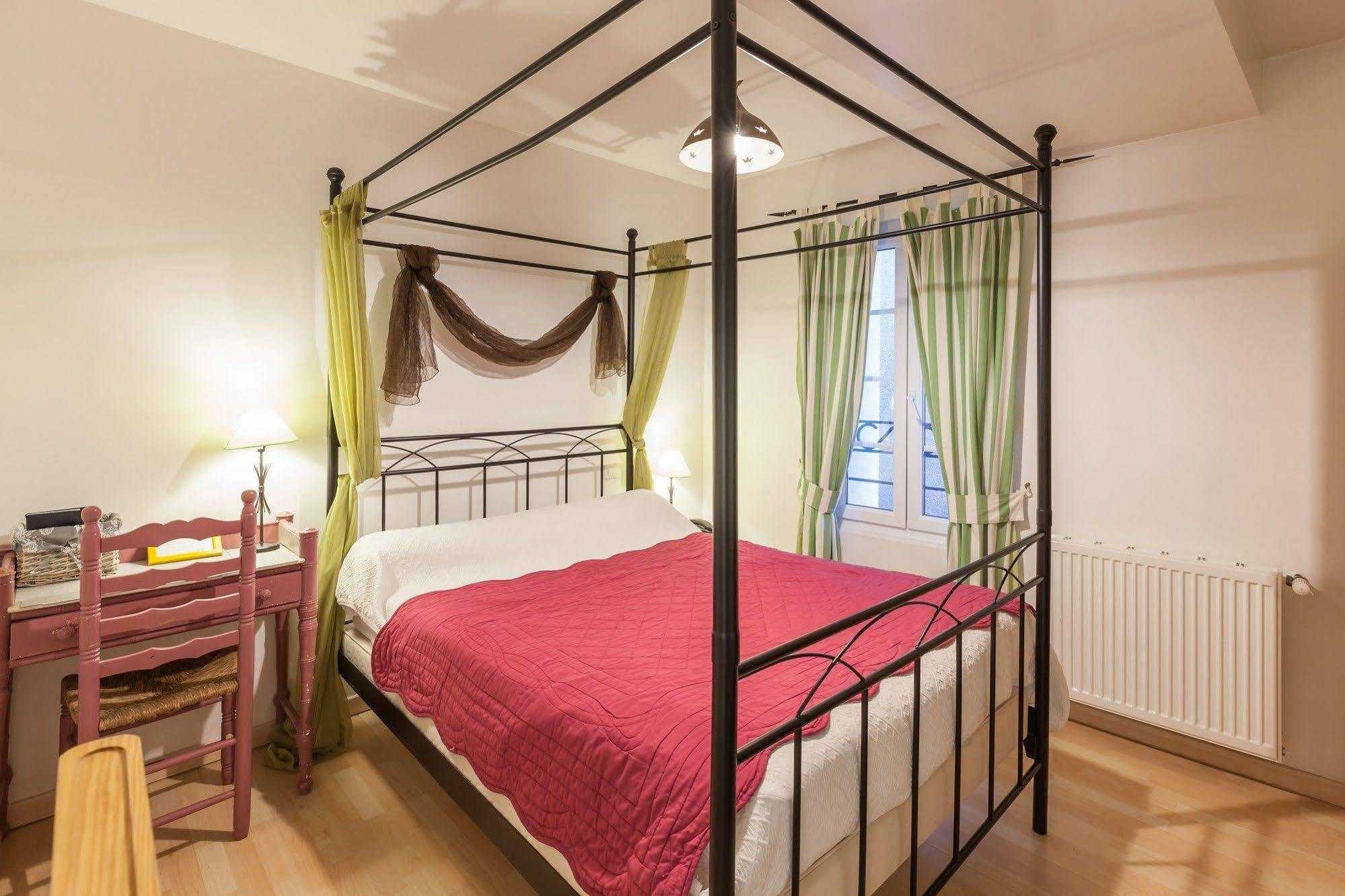 Logis Auberge La Cremaillere Villandraut Екстер'єр фото